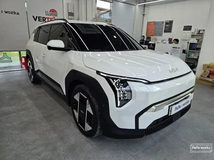EV3스노우화이트펄 썬팅 시흥루마버텍스  신차패키지 식빵등 시공