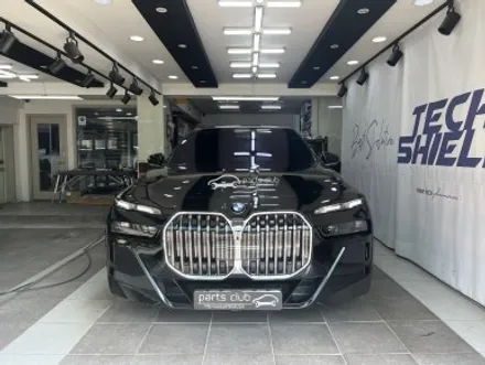 BMW G70 740i 유광블랙 익스테리어 풀 바디킷 (프론트립, 사이드스컷, 디퓨져, 머플러팁, 스포일러) / 서울 양천 신정동