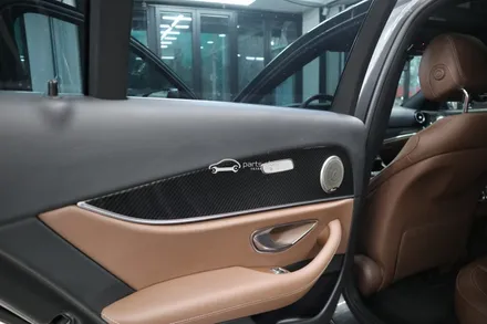 벤츠 W213 E300 실내 트림을 카본으로 랩핑해볼까? / 서울 양천