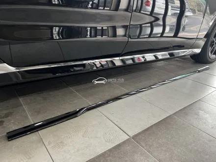 BMW G70 740i 유광블랙 익스테리어 풀 바디킷 (프론트립, 사이드스컷, 디퓨져, 머플러팁, 스포일러) / 서울 양천 신정동