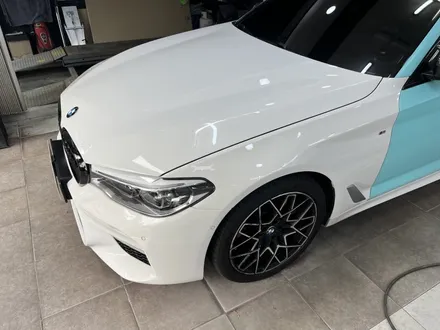 BMW G30 520d 앞범퍼 본넷 사고 자차보험처리 수리 M5룩 바디킷 교체 / 서울 양천