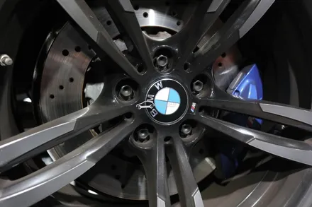 [파츠클럽] BMW F82 M4 퍼포먼스 프론트립 에어뎀 장착 / 서울 양천 신정동