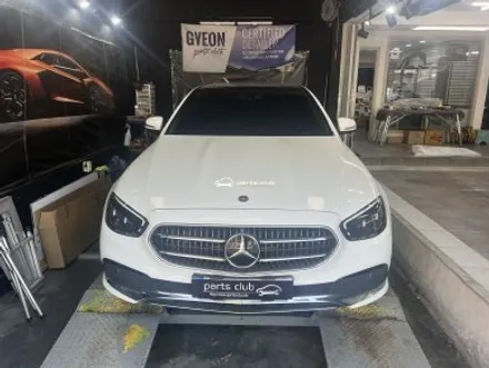 벤츠 W213 E250 LCI 후기형 올블랙 세로그릴 교체 / 서울 양천 신정동