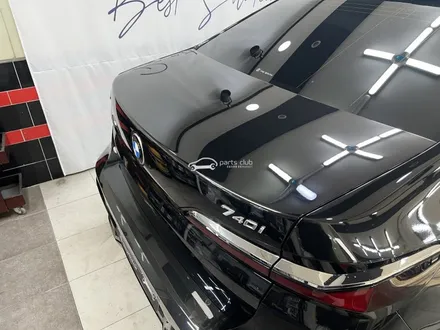 BMW G70 740i 유광블랙 익스테리어 풀 바디킷 (프론트립, 사이드스컷, 디퓨져, 머플러팁, 스포일러) / 서울 양천 신정동