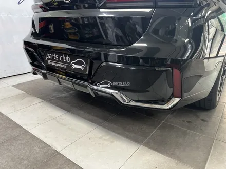 BMW G70 740i 유광블랙 익스테리어 풀 바디킷 (프론트립, 사이드스컷, 디퓨져, 머플러팁, 스포일러) / 서울 양천 신정동
