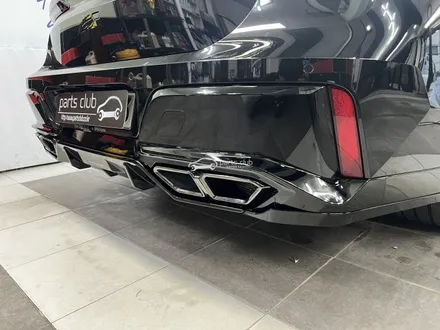 BMW G70 740i 유광블랙 익스테리어 풀 바디킷 (프론트립, 사이드스컷, 디퓨져, 머플러팁, 스포일러) / 서울 양천 신정동