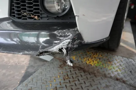 BMW F10 520d 앞범퍼 파손된 카본 프론트립 교체 장착 / 서울 양천
