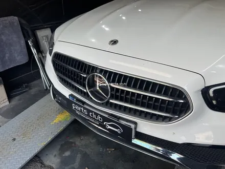 벤츠 W213 E250 LCI 후기형 올블랙 세로그릴 교체 / 서울 양천 신정동