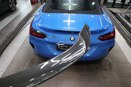 BMW G29 Z4 m40i 미사노블루 TRD 타입 드라이카본 스포일러 장착 사진 / 서울 양천