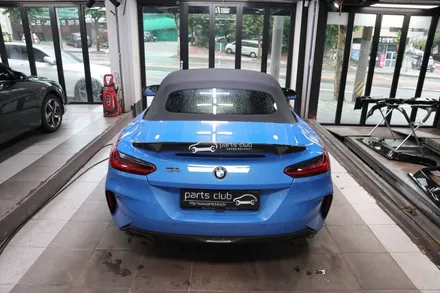 BMW G29 Z4 m40i 미사노블루 TRD 타입 드라이카본 스포일러 장착 사진 / 서울 양천