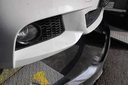 BMW F10 520d 앞범퍼 파손된 카본 프론트립 교체 장착 / 서울 양천
