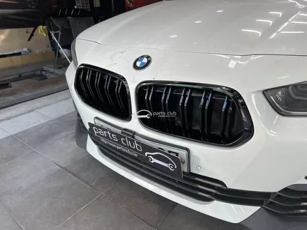 BMW F39 X2 그릴 파손, M타입 유광블랙 키드니 그릴 교체 / 서울 양천 신정동