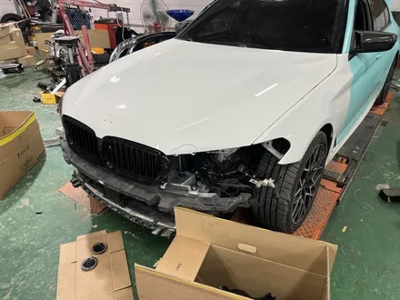 BMW G30 520d 앞범퍼 본넷 사고 자차보험처리 수리 M5룩 바디킷 교체 / 서울 양천