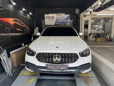 벤츠 W213 E250 LCI 후기형 올블랙 세로그릴 교체 / 서울 양천 신정동