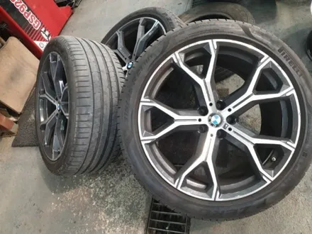 315 35 21 피렐리 뉴피제로 런플렛 중고타이어 2본 59만원 판매합니다 BMW X5 X6 순정타이어 / 경기 포천 소흘