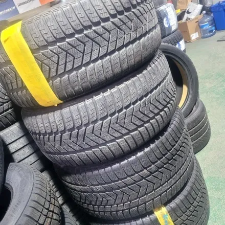 275 35 21 315 30 21 피렐리 스콜피온 원터 중고 한대분 판매 포르쉐 파나메라 벤츠 AMG GT 등등 차량사이즈 입니당 / 경기 포천 소흘