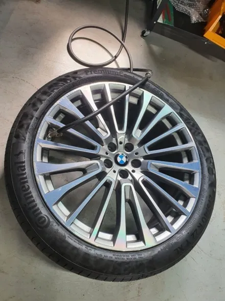 275 40 22 315 35 22 콘티넨탈 콘택6 런플랫 BMW X7 순정타이어 중고 트레드는 90% 이상 완전신품급 수준 입니다 / 경기 포천 소흘