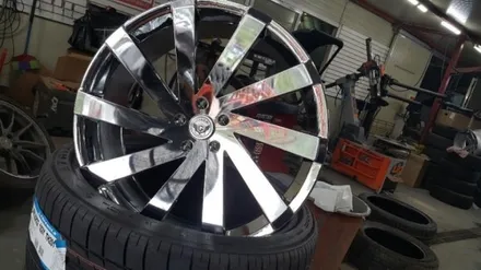 지마 6번 22인치  300C  랜드로버  BMW X5 X6 X7  렉서스460 IS  장착가능 합니다  올크롬 / 경기 포천 소흘