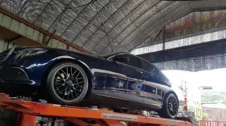 벤츠 신형 CLS AMG 19인치 래프리카 휠 타이어 99만윈 판매 합니다  CLS  E클래스 장착가능합니다 / 경기 포천 소흘