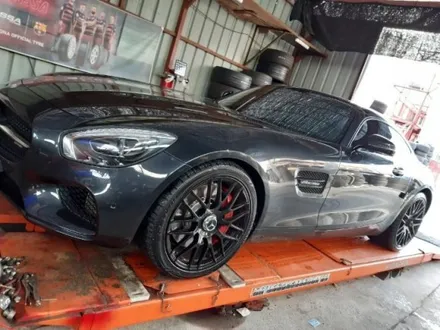 CLS AMG 19인치 래프리카 휠타이어 판매합니다  89만윈~109만윈 입니다 / 경기 포천 소흘