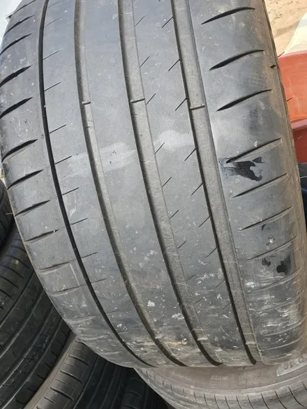 265 40 20 미쉐린 스포츠4s 벤츠 AMG GT 순정타이어 2본 판매합니다 / 포천, 양주, 의정부, 동두천