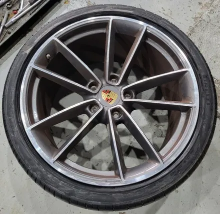 305 30 21 피렐리 피제로 pz4 완전신품급  중고타이어 2본 판매 포르쉐 911 992 타이칸 등등 사이즈 입니다 / 경기 포천 소흘