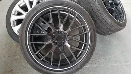 CLS AMG 19인치 래프리카 휠타이어 판매합니다  89만윈~109만윈 입니다 / 경기 포천 소흘