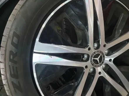 벤츠 벤츠 신형 GLE300 19인치 휠타이어 한대분59만윈 판매합니다 중국산짝통 가격 으로 판매합니다 / 경기 포천 소흘