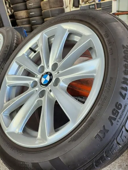 포터2 전용 BMW 17인치 휠타이어 셋트 2짝. 35만원 판매합니다 / 경기 포천 소흘
