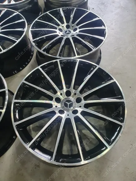 벤츠 CLS 3세대 AMG 마차 20인치 휠타이어 189만윈 판매 (대품조건) 벤츠 정품 입니다 / 경기 포천 소흘