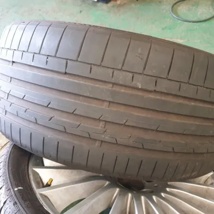 285 35 22 콘티넨탈 콘택6 신품급 중고타이어 2본 판매 테슬라Y 신형 뉴카이엔 벤틀리GT BMW X5M X6M 등등 / 경기 포천 소흘