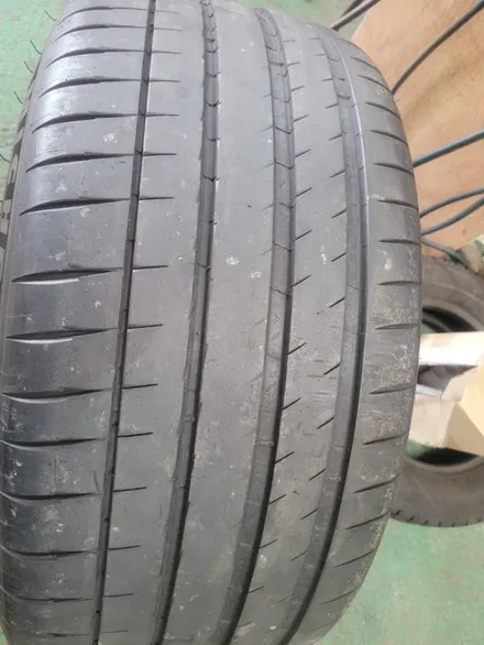 295 35 21 미쉐린 파일럿 스포츠4S 중고타이어 2본 포르쉐 뉴카이엔 마칸 벤츠GLC ML AMG BMWX5M 등등 사이즈 / 경기 포천 소흘