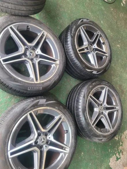 벤츠 GLS 400D AMG 순정 정품 21인치 저렴하게 판매합니다 GLS GLE ML 등등 장착가능합니다 / 경기 포천 소흘