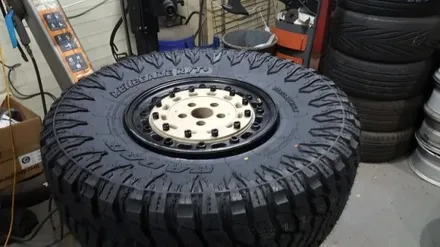 랭글러  37X13.50R17 레이다 RT 타이어 장착사진 입니다 / 경기 포천 소흘