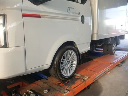 포터2 전용 BMW 정품17인치 휠타이어 미쉐린 중고타야 조합 35만원 판매합니다 / 경기 포천 소흘