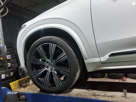 볼보 XC90 인스크립션 순정 정품 21인치 휠타이어 한대분 착한가격으로 판매합니다 / 경기 포천 소흘