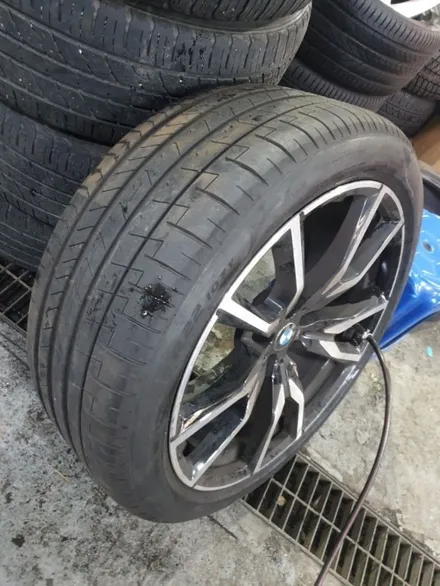 275 40 22 315 35 22 피렐리 피제로 pz4ㅇBMW X7 순정 중고타이어 A급 한대분 판매합니다 / 경기 포천 소흘