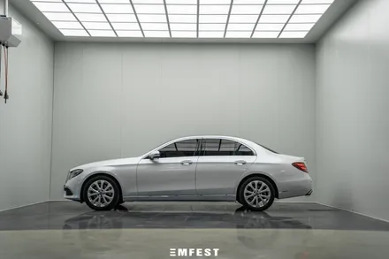 E클래스 (W213) PET 크리스탈 쉘 화이트 전체랩핑 / 광주 북구