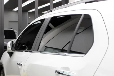 쉐보레 트랙스 레이노썬팅 S7 MONSTER TINT AUTO GARAGE / 고양 덕양구 신원동