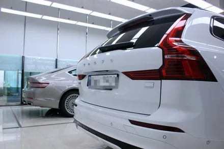볼보 XC60 루마썬팅 버텍스 300 아이나비 블랙박스 Z5000 플러스 / 고양 덕양구 신원동