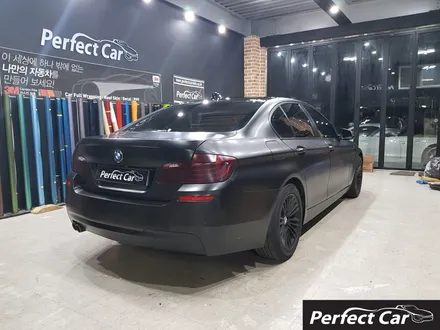 광명랩핑,시흥랩핑,부천랩핑,구로랩핑, 랩핑전문샵 퍼펙트카에서  BMW520D(F10) 3M 1080 사틴블랙 전체랩핑 시공 깔끔하고 완벽한 랩핑 시공을 받아보세요. / 경기 시흥