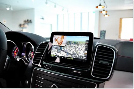 벤츠 gle 350d쿠페 지도 바꾸세요! / 부산 금정