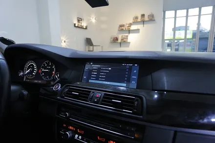bmw 5시리즈에 걸맞는 내비게이션으로 교체해볼까요? / 부산 금정