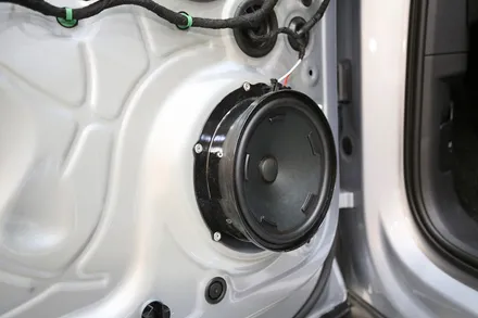 폭스바겐 투아렉 부산 카오디오 오리지널 다인 스피커로 교환 / 부산 금정