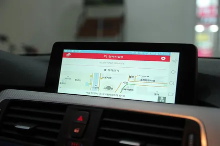 부산 수입차 네비매립 BMW 320d 스마트폰 무선 미러링 / 부산 금정