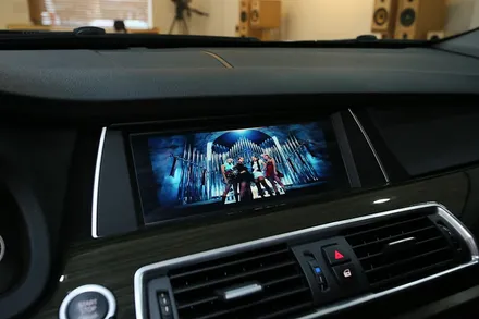 BMW 5시리즈 5GT, 스마트폰 화면 미러링 하는 Z1 내비게이션 튜닝 / 부산 금정