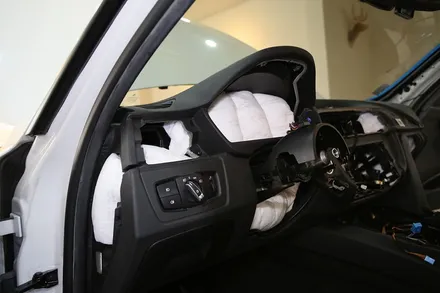 BMW F30 3시리즈 실내 냄새인 크레파스 정체는 여기입니다. / 부산 금정