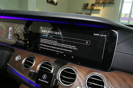 벤츠 E300 네비게이션, 아틀란 탑재와 최신 지도 업데이트 무료 지원 / 부산 금정