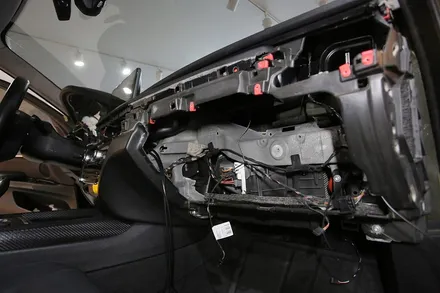 공명음과 떨림으로 고생하는 BMW X5 자동차 방음 작업기 / 부산 금정