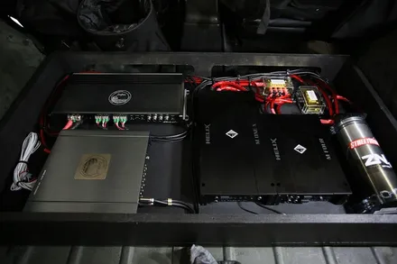 1세대 지프 YJ 랭글러 하이파이 사운드를 위한 신포니, 헬릭스 카오디오 튜닝 / 부산 금정